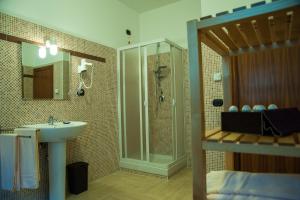 Koupelna v ubytování B&B La Cannalia + 33 fotografií