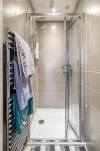 Phòng tắm tại Ori's Hut