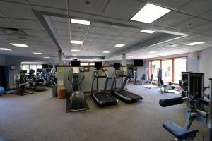 Turret House at Birchwood tesisinde fitness merkezi ve/veya fitness olanakları