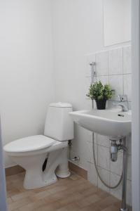 Phòng tắm tại 3-room apartment in Oulu center, parking +14 ảnh