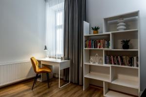 Knižnica v apartmáne