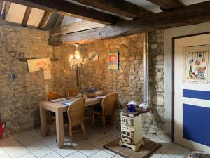 Φωτογραφία από το άλμπουμ του Le petit cottage σε Thollet +3 φωτογραφίες