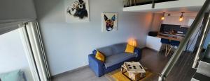 Kuchyň nebo kuchyňský kout v ubytování Beau duplex vue mer avec piscine et accès plage