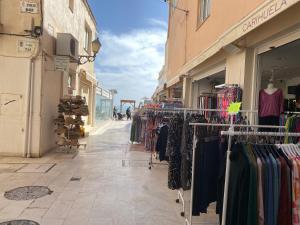 Kép Apartamentos Vicenta Playa Carihuela szállásáról Torremolinosban a galériában