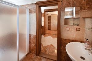 A bathroom at Penzión Víchrica