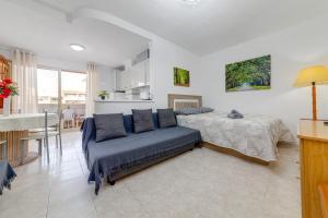 Postel nebo postele na pokoji v ubytování Studio RELAX playa del Cura, Felix Rodriguez 3