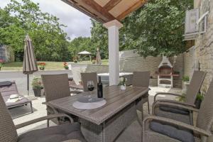 Patio nebo venkovní prostory v ubytování Tiffany in Grabri (Haus für 6-7 Personen)
