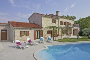 Bazén v ubytování Villa Marija in Pekici (Haus für 8-10 Personen) nebo v jeho okolí