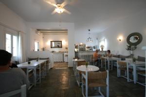 En restaurant eller et andet spisested på Hotel Manos