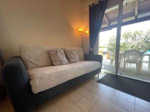 Posedenie v ubytovaní Maison Studio Mezzanine avec Terrasse, Parking Privé et Plagette à Proximité - 4 Couchages, Gruissan - FR-1-229-849