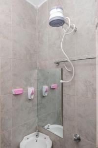 Phòng tắm tại StayEasy Tsavo