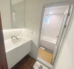 Ένα μπάνιο στο Stay Ami #GamcheonCultureVillage#Nampodong#Family +38 φωτογραφίες