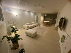 Μια τηλεόραση ή/και κέντρο ψυχαγωγίας στο Stay Ami #GamcheonCultureVillage#Nampodong#Family