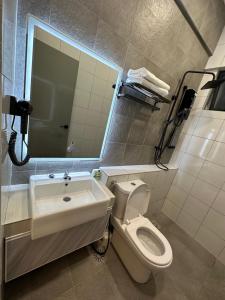 Salle de bains dans l'établissement Sandakan SeaView-Suite Top Floor