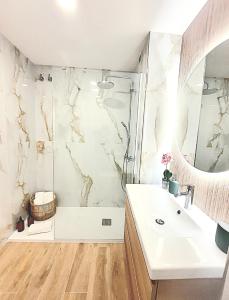 Kúpeľňa v ubytovaní NUEVO! Algaida Calahonda Beach Studio