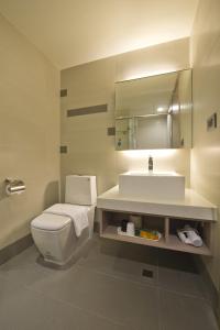 Bilik mandi di Mellow Fields Hotel