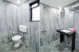 Duas fotografias de uma casa de banho com WC e lavatório. em FabHotel Viva House em Pune