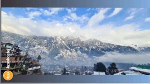 Fotografie z fotogalerie ubytování Bros Hostel & Yaara Cafe v destinaci Manāli