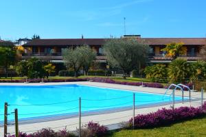 Bazén v ubytování Hotel Ulivi nebo v jeho okolí