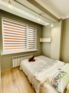 Katil atau katil-katil dalam bilik di Modern Studio with Panoramic Mountain View
