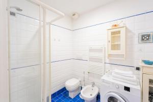 Vannituba majutusasutuses 113 - Casa Le Terrazze in centro 100 metri Mare Spiaggia, BOX AUTO GRATIS +27 fotot