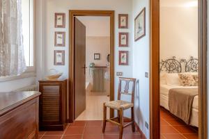 A bed or beds in a room at Swan Lake by Wonderful Italy