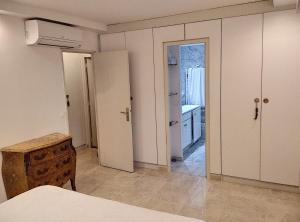 Posteľ alebo postele v izbe v ubytovaní Château de la Pinede + 15 fotografií