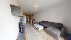 Area tempat duduk di Modern 3-bedroom apartment Pieta