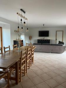 Fotografia z galérie ubytovania Maison en campagne pour 8 personnes région auray v destinácii Landaul