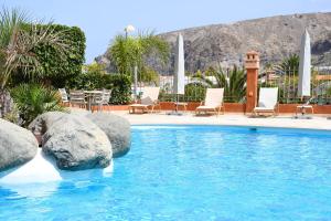 Basen w obiekcie Bahia - Adjona 2,3 PENTHOUSE SEA VIEW & JACUZZI 2B lub w pobliżu
