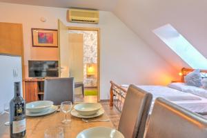 Postel nebo postele na pokoji v ubytování Budapest Center Apartments