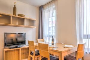 TV a/nebo společenská místnost v ubytování Budapest Center Apartments