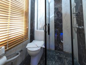 A bathroom at The Little Prince Boutique Otel