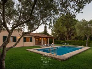 The swimming pool at or close to Marina de namer