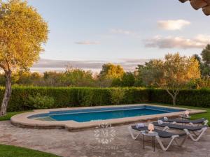 The swimming pool at or close to Marina de namer