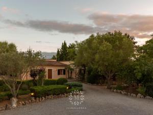 A garden outside Marina de namer