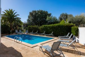 Basen w obiekcie Apartamento Aquamarina 6 lub w pobliżu