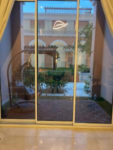Imagem da galeria de Luxury Apartment by the Sea with Amazing Amenities at Pearl Qatar em Doha