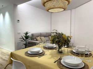 Posedenie v ubytovaní Apartamento nuevo céntrico frente al mar en Palamós