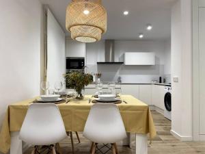Kuchyňa alebo kuchynka v ubytovaní Apartamento nuevo céntrico frente al mar en Palamós