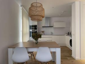 Kuchyňa alebo kuchynka v ubytovaní Apartamento nuevo céntrico frente al mar en Palamós