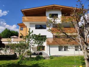 Το κτήριο όπου στεγάζεται  το διαμέρισμα