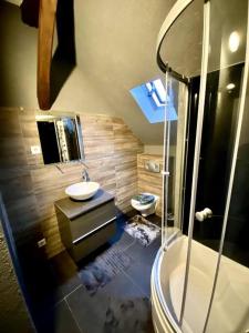 Et bad på 12: Privatzimmer für Reisende durch Koblenz