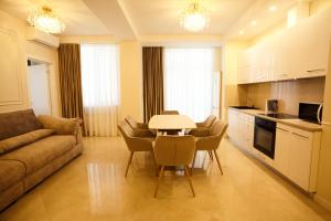 Η κουζίνα ή μικρή κουζίνα στο OLD TOWN CENTRAL PARK