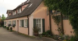 a row of houses on a street at Ferienwohnung Schindler mit Balkon in Merkendorf