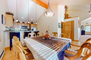 Kuchyň nebo kuchyňský kout v ubytování Leisure in Vail