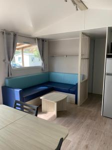Kuchyňa alebo kuchynka v ubytovaní Location Mobilhome