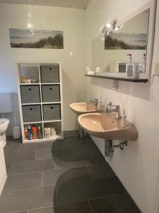 Koupelna v ubytování Gästewohnung Pohlheim Grüningen + 7 fotografií