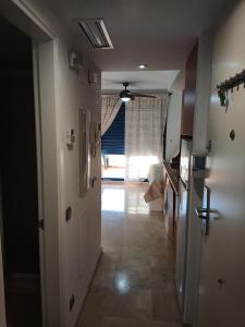 Posteľ alebo postele v izbe v ubytovaní 2 Paradise of Benalmádena Residencial Los Patos II a 300 metros de la playa y supermercados, wifi gratis, vistas a la montaña
