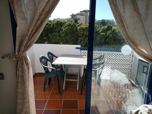 Balkón alebo terasa v ubytovaní 2 Paradise of Benalmádena Residencial Los Patos II a 300 metros de la playa y supermercados, wifi gratis, vistas a la montaña
